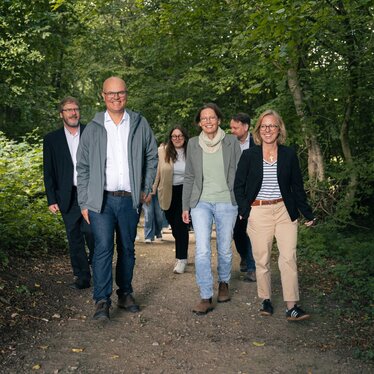 Besuchsgruppe um Bischöfin Steen und Minister Goldschmidt in Schönwalde