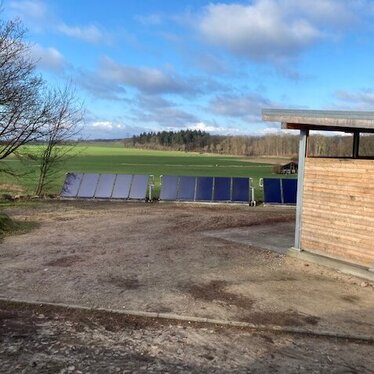 Solarthermieanlage als Beispiel für Solarenergie in kirchlichen Gebäuden